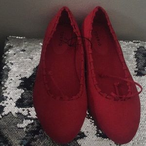 Red Flat Shoe 12W